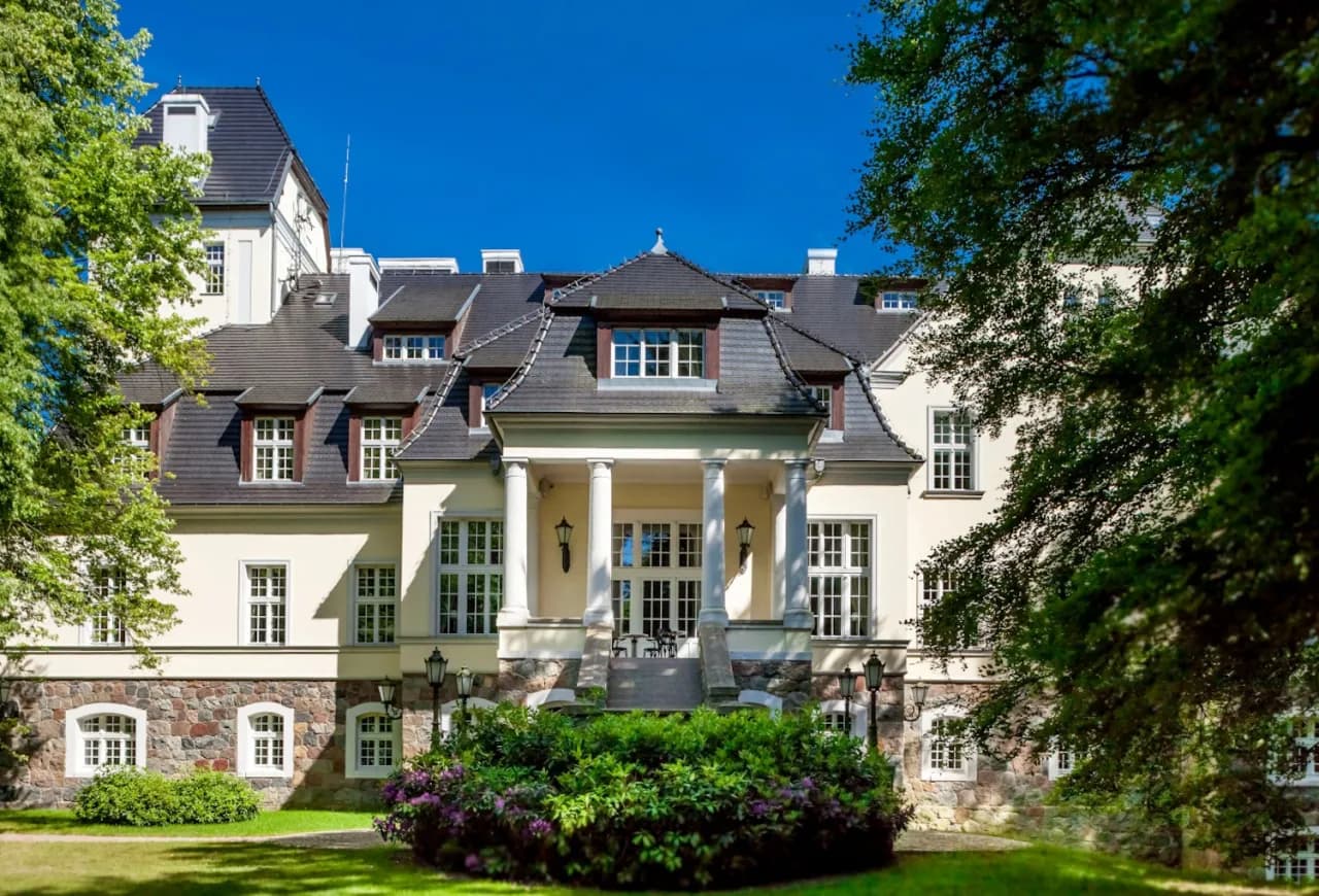 Hotel i stadnina koni: wyjątkowe doświadczenia w Pałacu Ciekocinko